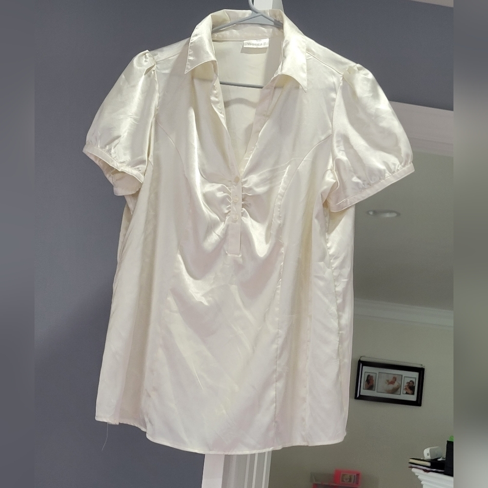Women's Cream Puff-Sleeve Polo Blouse - Picture 2 of 8